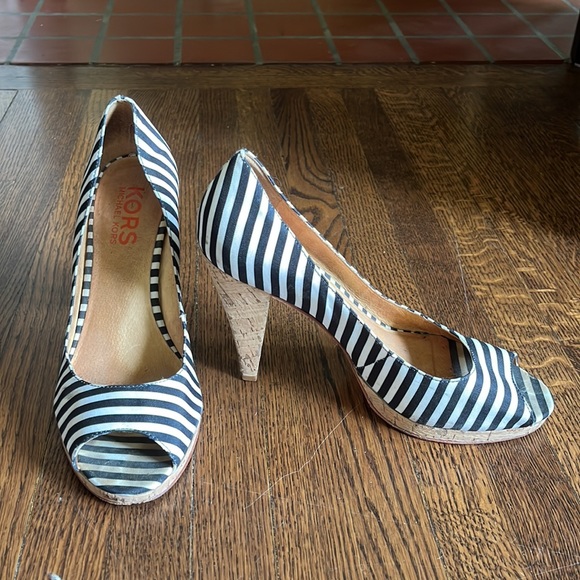 Michael Kors Open Toe Black and White Slip On Heels - Picture 2 of 7